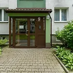 Slomiana Cozy Apartment By Bookinghost